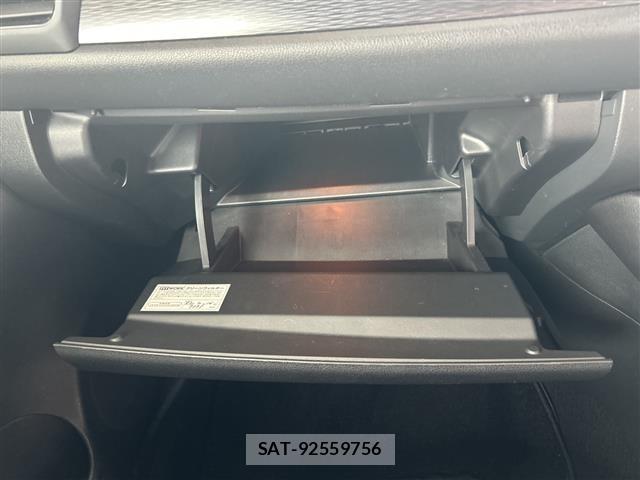 Nissan LEAF 2020 8675759-8