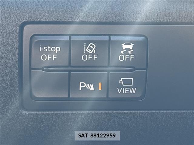 Mazda AXELA 2018 8771869-1