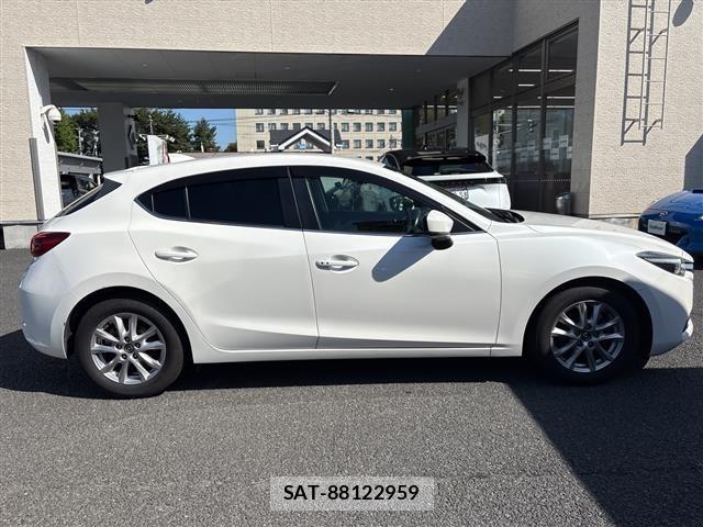 Mazda AXELA 2018 8771869-6