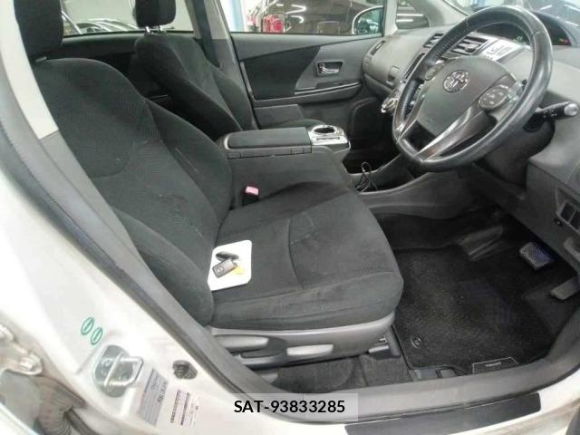 Toyota PRIUS 2013 8772596-10