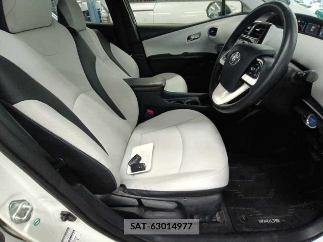 Toyota PRIUS 2015 8911254-10