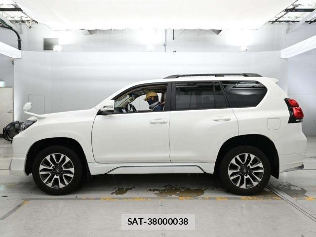 Toyota LAND CRUISER PRADO 2023 8906773-4