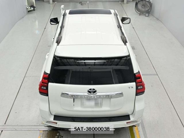 Toyota LAND CRUISER PRADO 2023 8906773-8