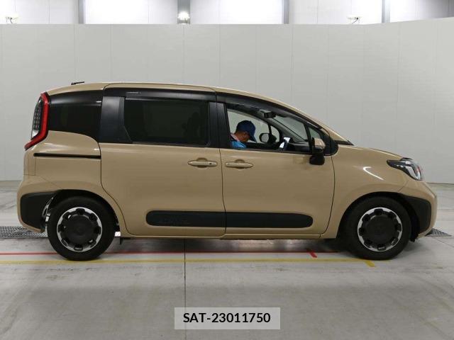 Toyota SIENTA 2023 8902802-3