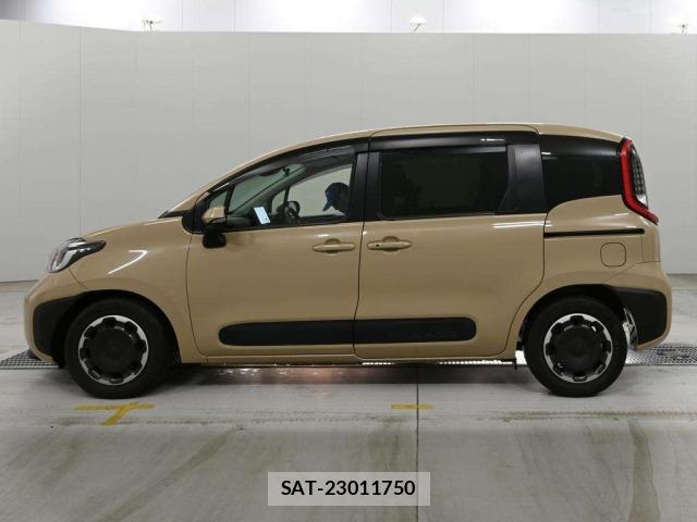 Toyota SIENTA 2023 8902802-4