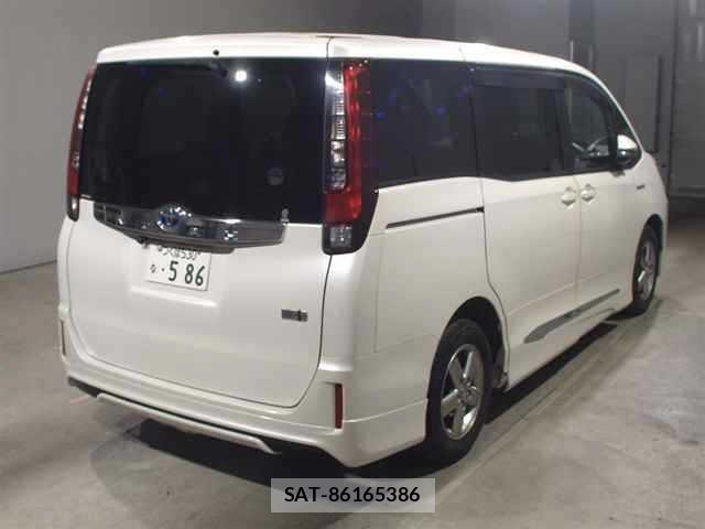 Toyota NOAH 2015 8706429-1