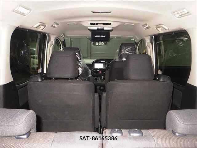 Toyota NOAH 2015 8706429-6