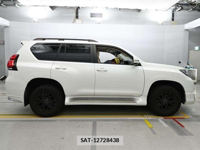 Toyota LAND CRUISER PRADO 2023 8906783-3