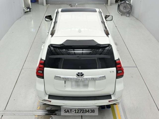 Toyota LAND CRUISER PRADO 2023 8906783-8