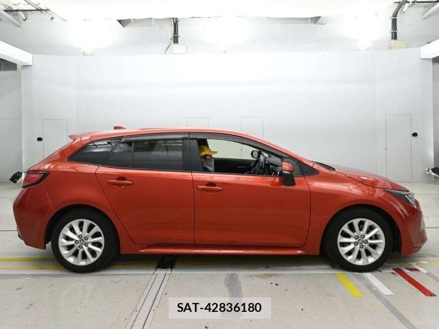 Toyota COROLLA TOURING 2020 8692772-3