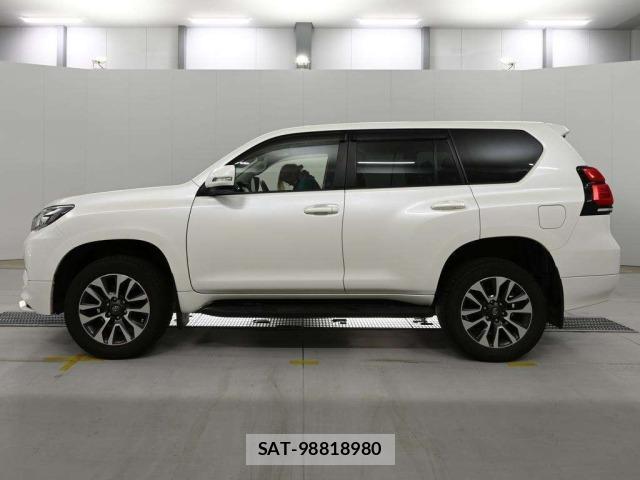 Toyota LAND CRUISER PRADO 2022 8716659-4