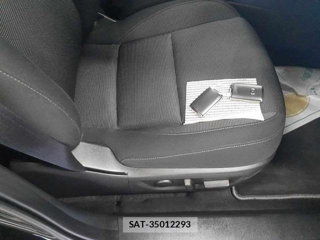 Mazda CX-30 2023 8825610-10