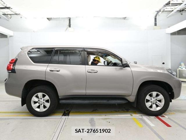 Toyota LAND CRUISER PRADO 2018 8906784-3