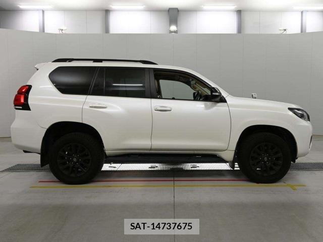 Toyota LAND CRUISER PRADO 2023 8906691-3