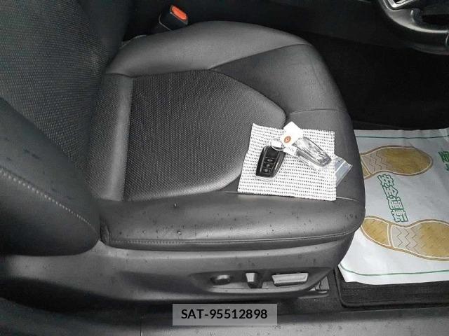 Toyota CAMRY 2021 8782889-10