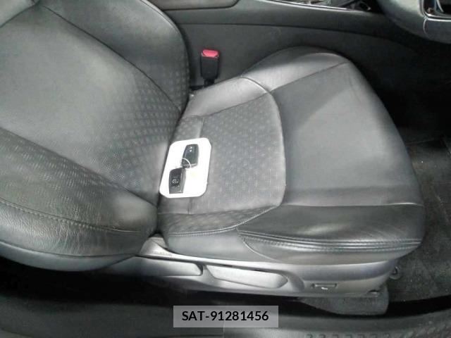 Toyota C-HR 2017 8707825-10