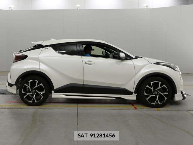 Toyota C-HR 2017 8707825-3