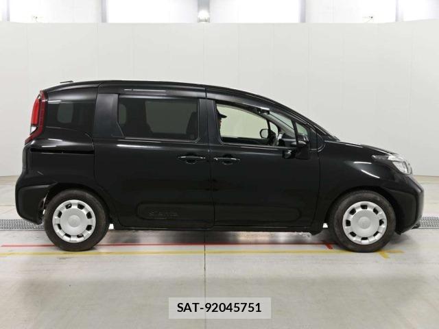 Toyota SIENTA 2023 8672451-3