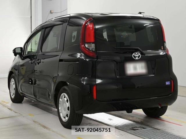 Toyota SIENTA 2023 8672451-6