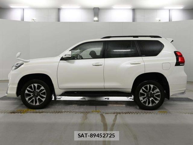 Toyota LAND CRUISER PRADO 2023 8774173-4