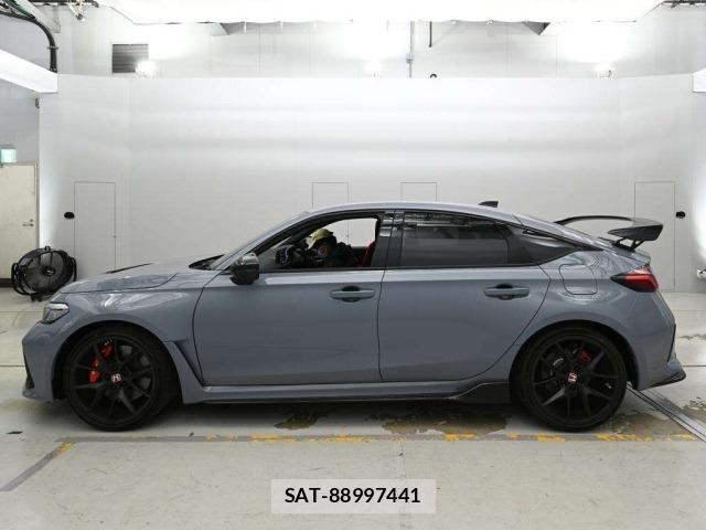 Honda CIVIC 2025 8909944-4