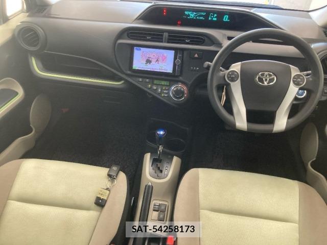 Toyota AQUA 2013 8944418-3