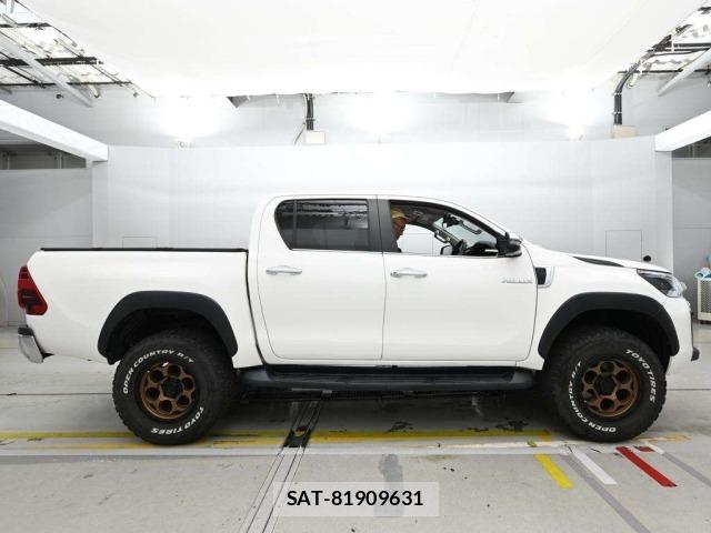 Toyota HILUX 2020 8682802-3