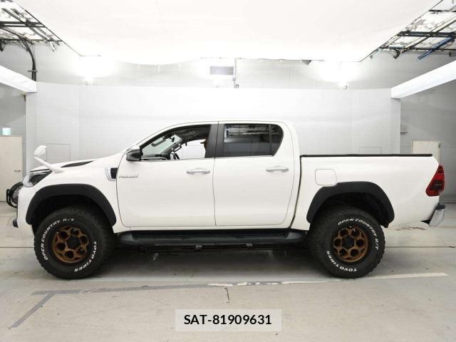 Toyota HILUX 2020 8682802-4