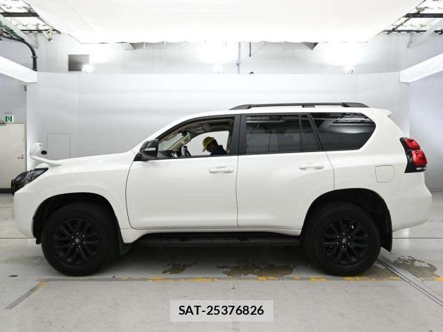 Toyota LAND CRUISER PRADO 2023 8774243-4