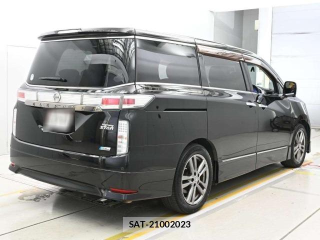 Nissan ELGRAND 2012 8908966-1