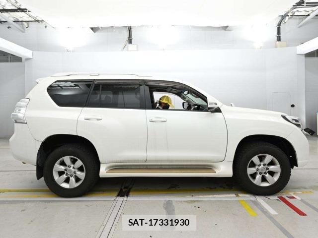 Toyota LAND CRUISER PRADO 2017 8906799-3