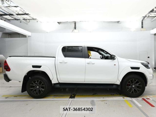 Toyota HILUX 2024 8682803-3