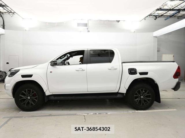 Toyota HILUX 2024 8682803-4