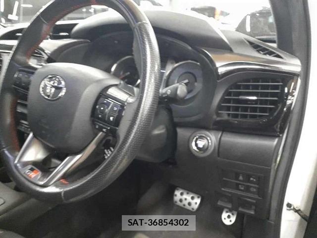 Toyota HILUX 2024 8682803-9
