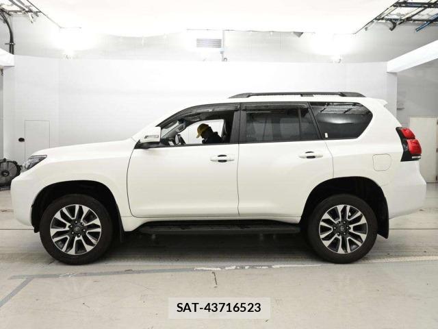 Toyota LAND CRUISER PRADO 2023 8774261-4