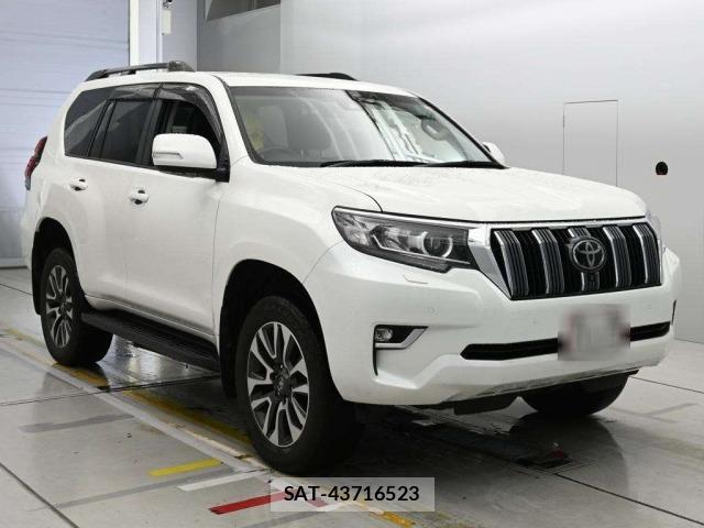 Toyota LAND CRUISER PRADO 2023 8774261-5