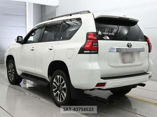 Toyota LAND CRUISER PRADO 2023 8774261-6