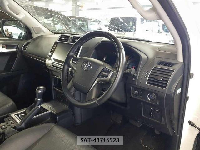 Toyota LAND CRUISER PRADO 2023 8774261-9