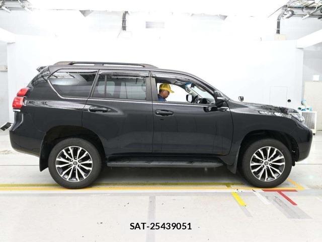 Toyota LAND CRUISER PRADO 2020 8906806-3