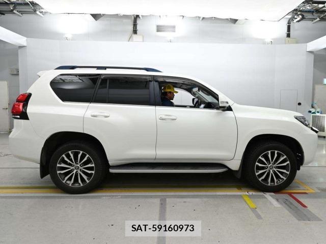 Toyota LAND CRUISER PRADO 2020 8906807-3