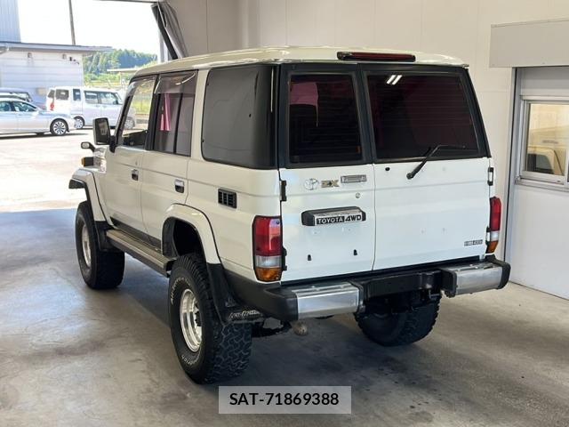 Toyota LAND CRUISER 1993 8910558-5