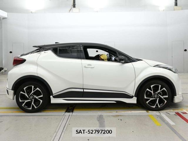 Toyota C-HR 2018 8862816-3