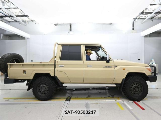 Toyota LAND CRUISER 2015 8860338-3
