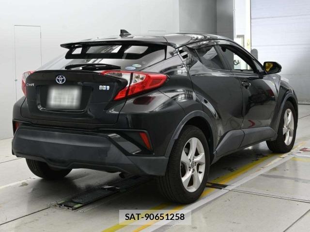Toyota C-HR 2017 8684311-1