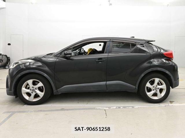 Toyota C-HR 2017 8684311-4