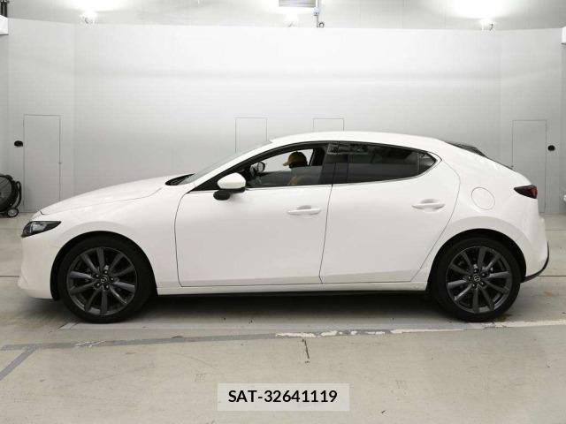 Mazda MAZDA3 2021 8689922-4