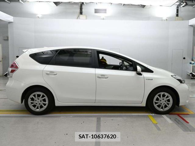 Toyota PRIUS 2017 8680698-3