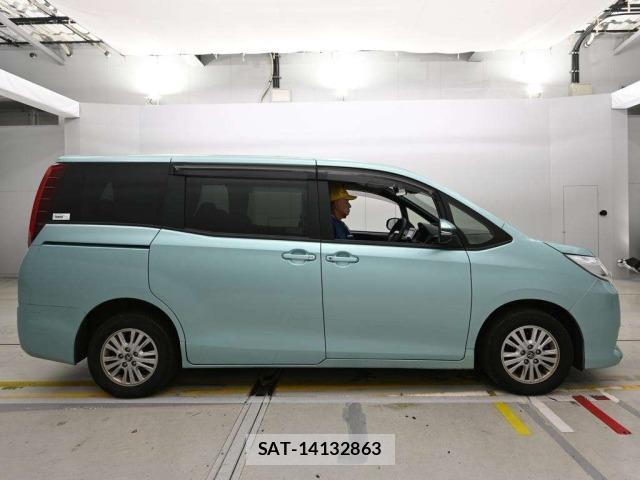 Toyota NOAH 2017 8870259-3