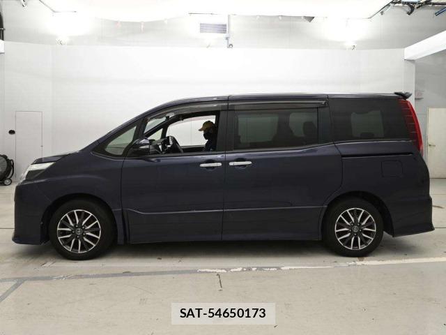 Toyota NOAH 2017 8870260-4