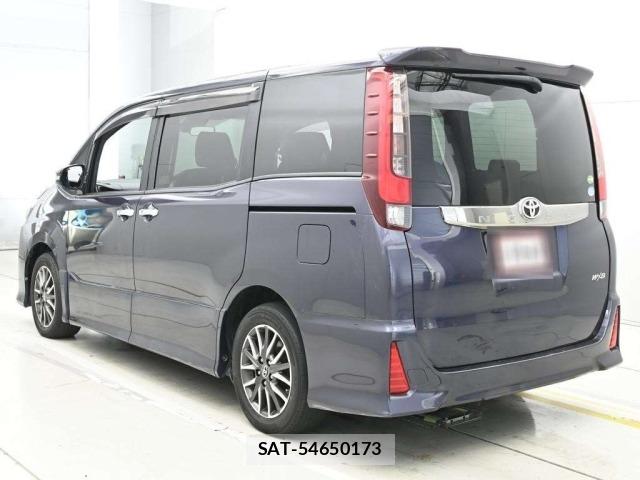 Toyota NOAH 2017 8870260-6
